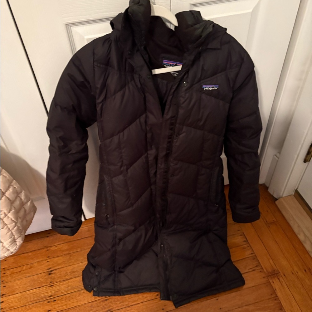 Patagonia Women's Dark Puffer Jacket